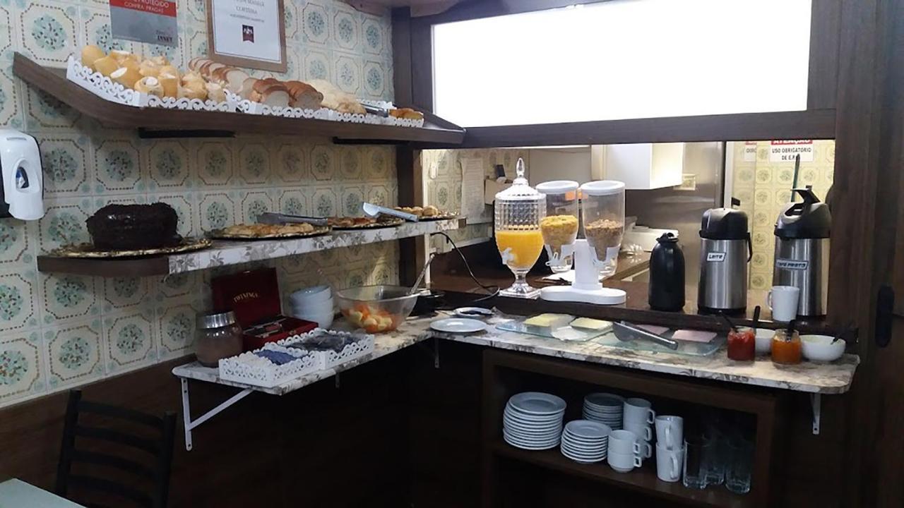 Hotel Goncalves- Proximo A Santa Casa De ปอร์โตอัลเลเกร ภายนอก รูปภาพ