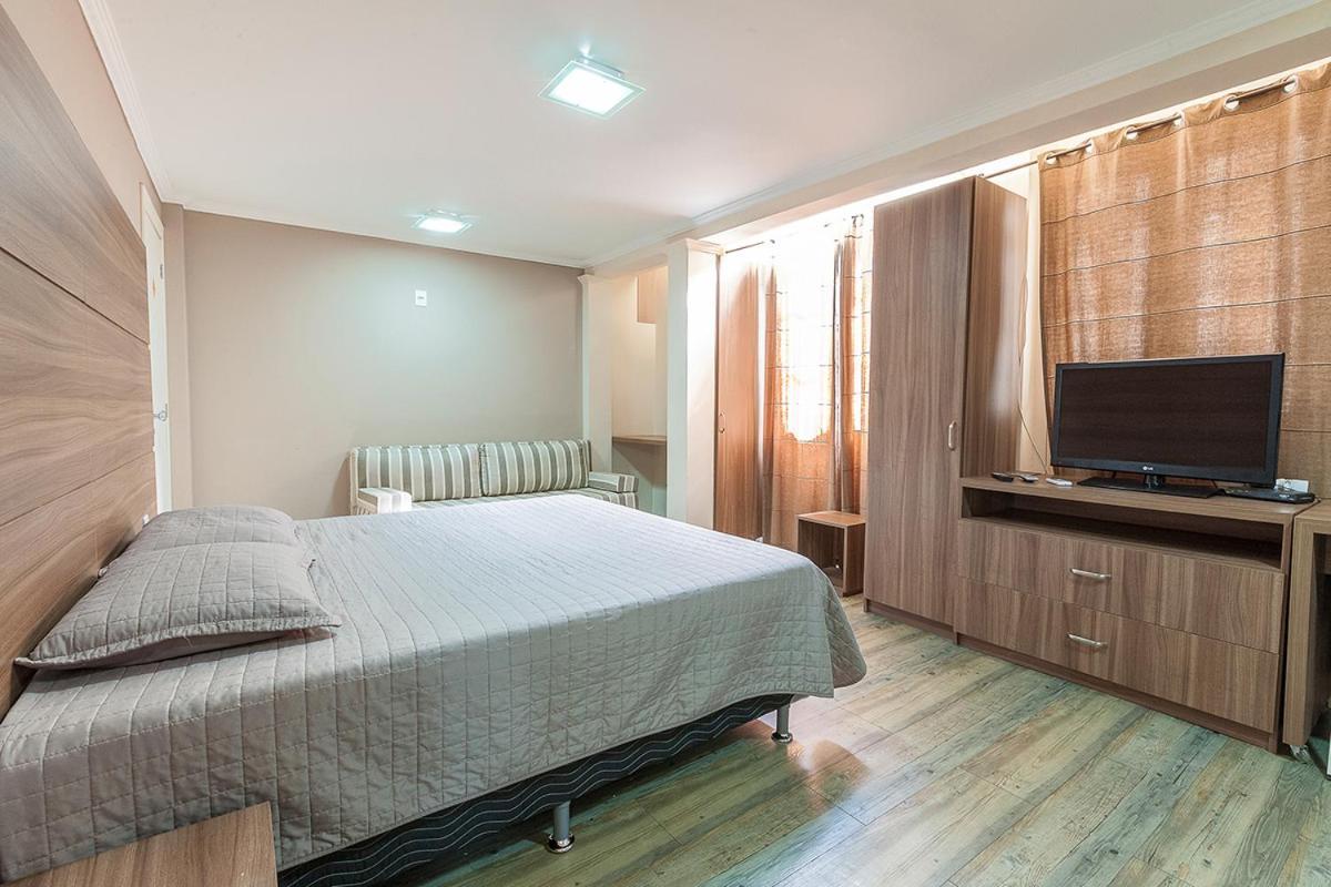 Hotel Goncalves- Proximo A Santa Casa De ปอร์โตอัลเลเกร ภายนอก รูปภาพ