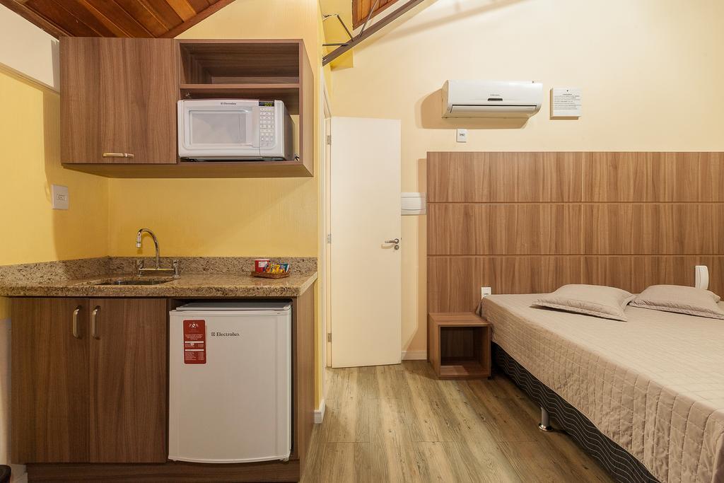Hotel Goncalves- Proximo A Santa Casa De ปอร์โตอัลเลเกร ภายนอก รูปภาพ