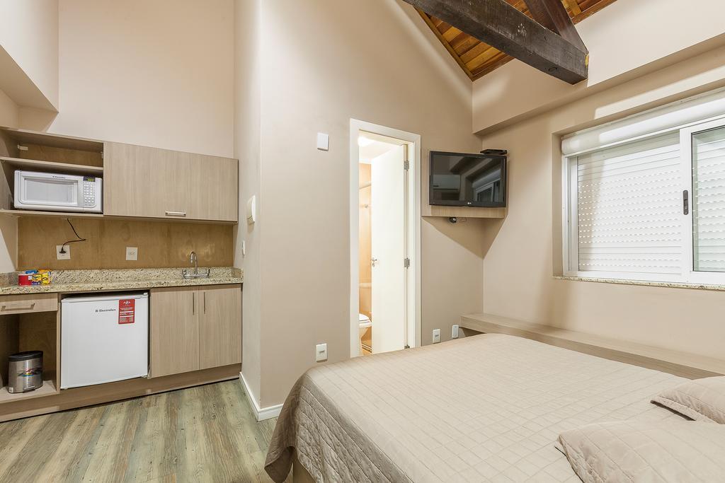 Hotel Goncalves- Proximo A Santa Casa De ปอร์โตอัลเลเกร ภายนอก รูปภาพ