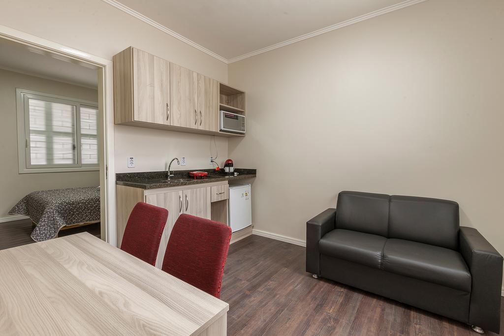 Hotel Goncalves- Proximo A Santa Casa De ปอร์โตอัลเลเกร ภายนอก รูปภาพ