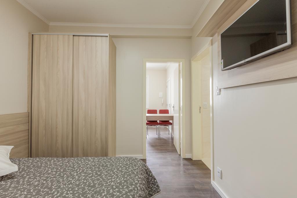 Hotel Goncalves- Proximo A Santa Casa De ปอร์โตอัลเลเกร ภายนอก รูปภาพ