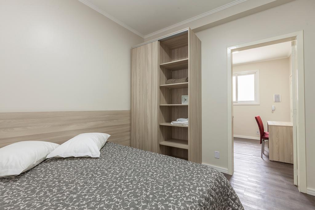 Hotel Goncalves- Proximo A Santa Casa De ปอร์โตอัลเลเกร ภายนอก รูปภาพ