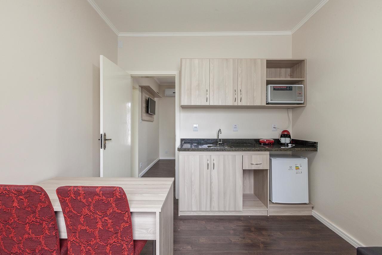 Hotel Goncalves- Proximo A Santa Casa De ปอร์โตอัลเลเกร ภายนอก รูปภาพ