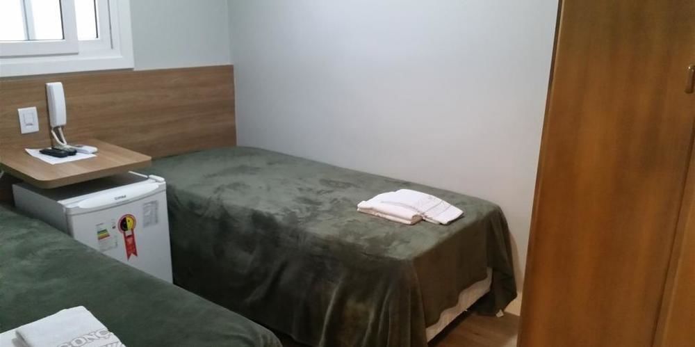 Hotel Goncalves- Proximo A Santa Casa De ปอร์โตอัลเลเกร ภายนอก รูปภาพ