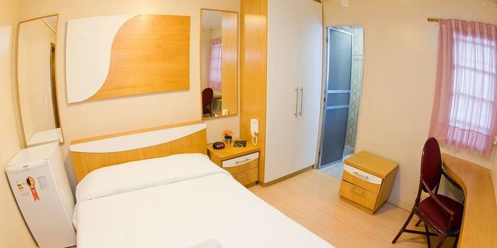 Hotel Goncalves- Proximo A Santa Casa De ปอร์โตอัลเลเกร ภายนอก รูปภาพ