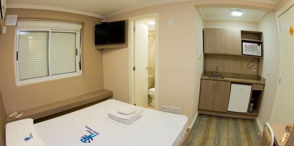 Hotel Goncalves- Proximo A Santa Casa De ปอร์โตอัลเลเกร ภายนอก รูปภาพ