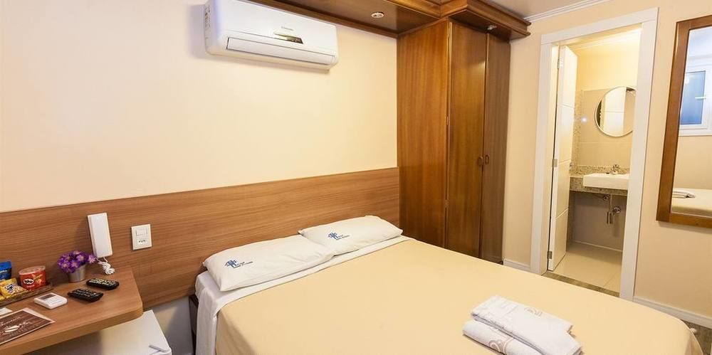 Hotel Goncalves- Proximo A Santa Casa De ปอร์โตอัลเลเกร ภายนอก รูปภาพ
