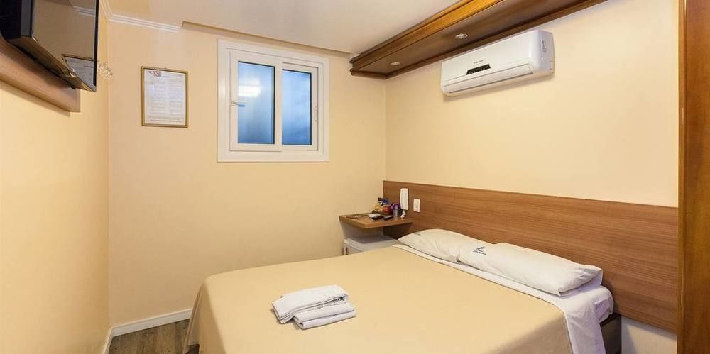 Hotel Goncalves- Proximo A Santa Casa De ปอร์โตอัลเลเกร ภายนอก รูปภาพ